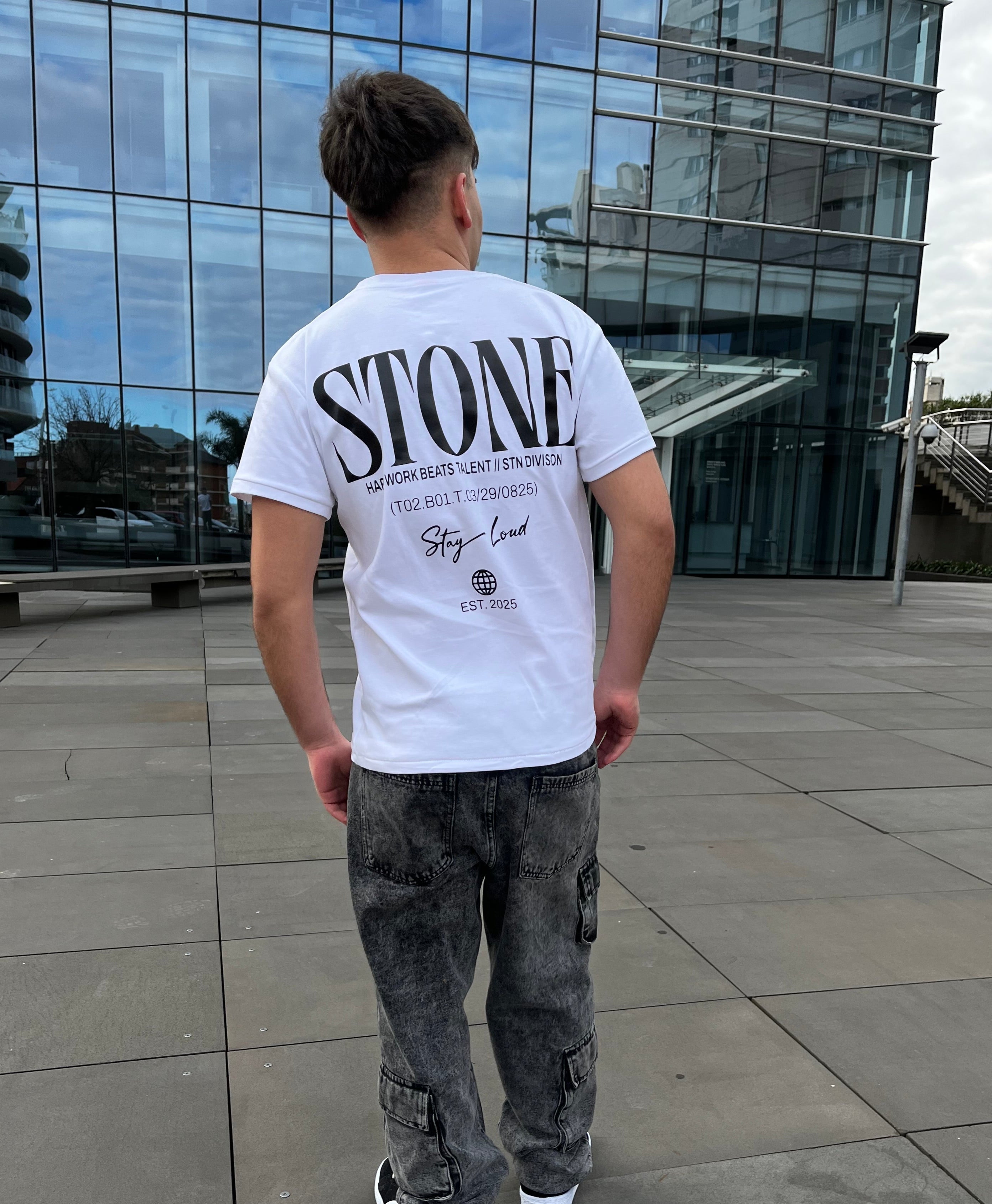 REMERA STAY LOUD
